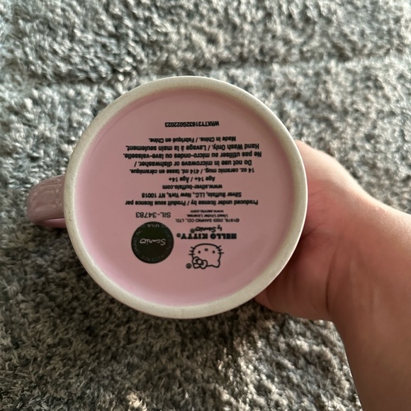 Hello Kitty Strawberry Glitter Ceramic Mug - Picture 2 of 4